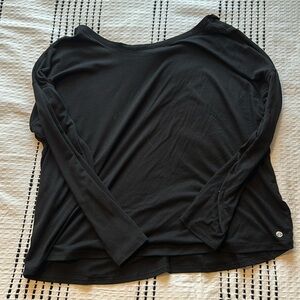 black open keyhole back long sleeve